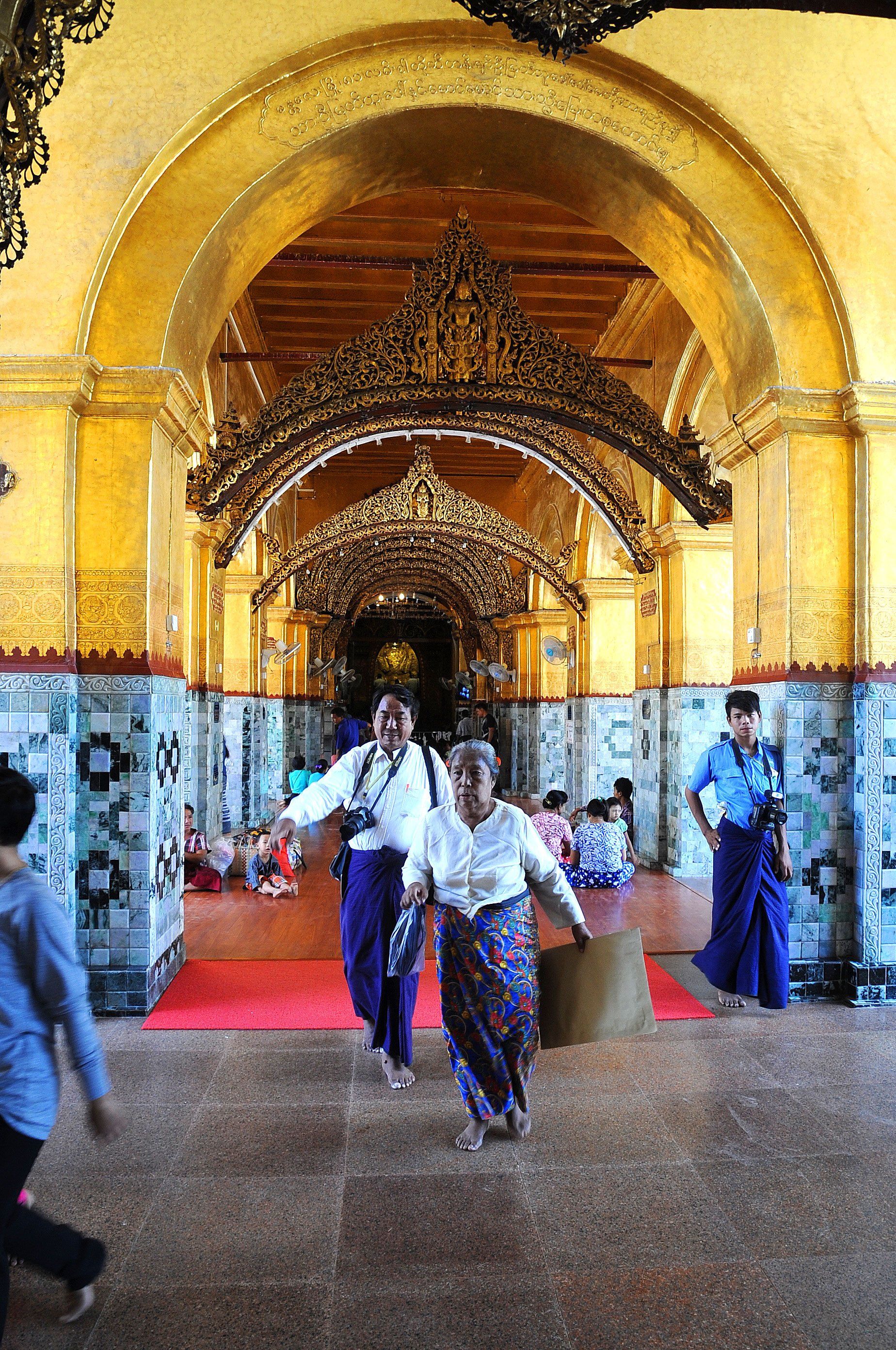 Mahar Myat Muni Pagoda, Mandalay - Photos par Dominique Salé