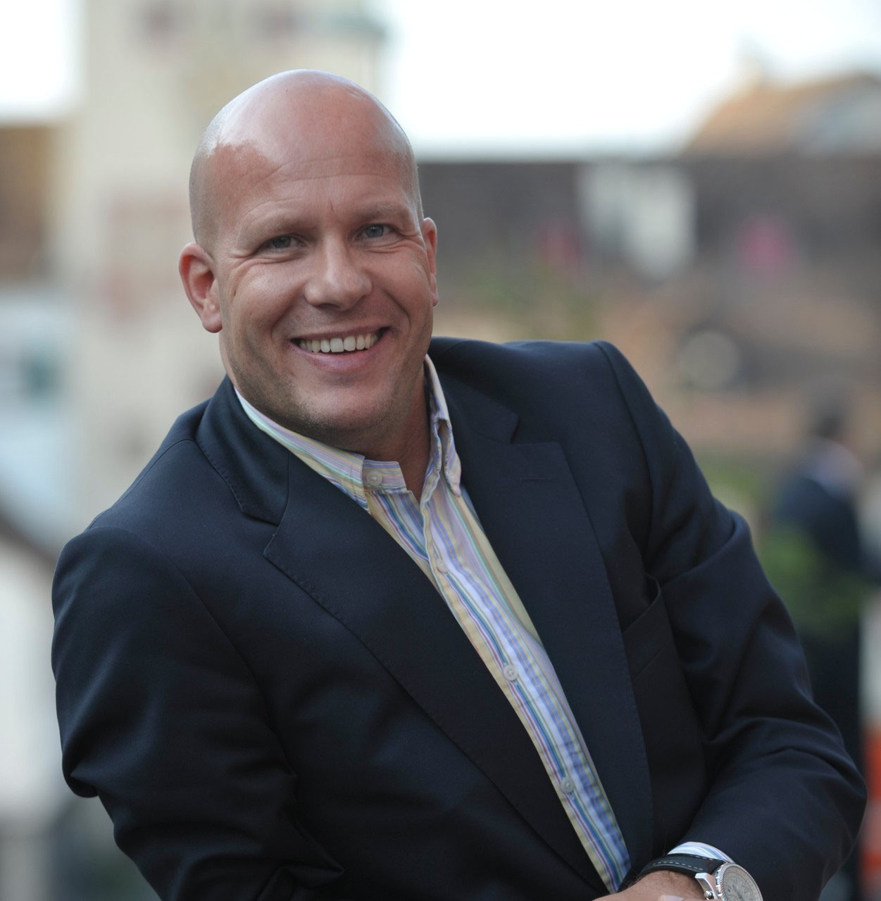 FRANK WILDE Contact my Agency