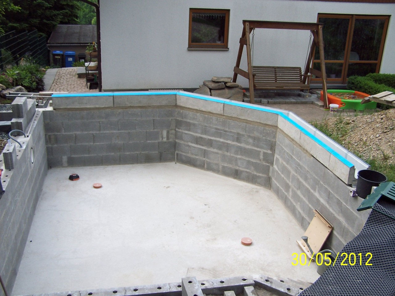 Überlaufrinne - poolselbstgebaut