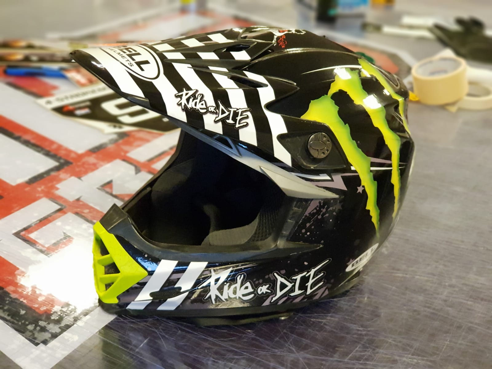 BELL MOTO9 (MEDIUM) Legit, verified & testfitted vector template (.AI