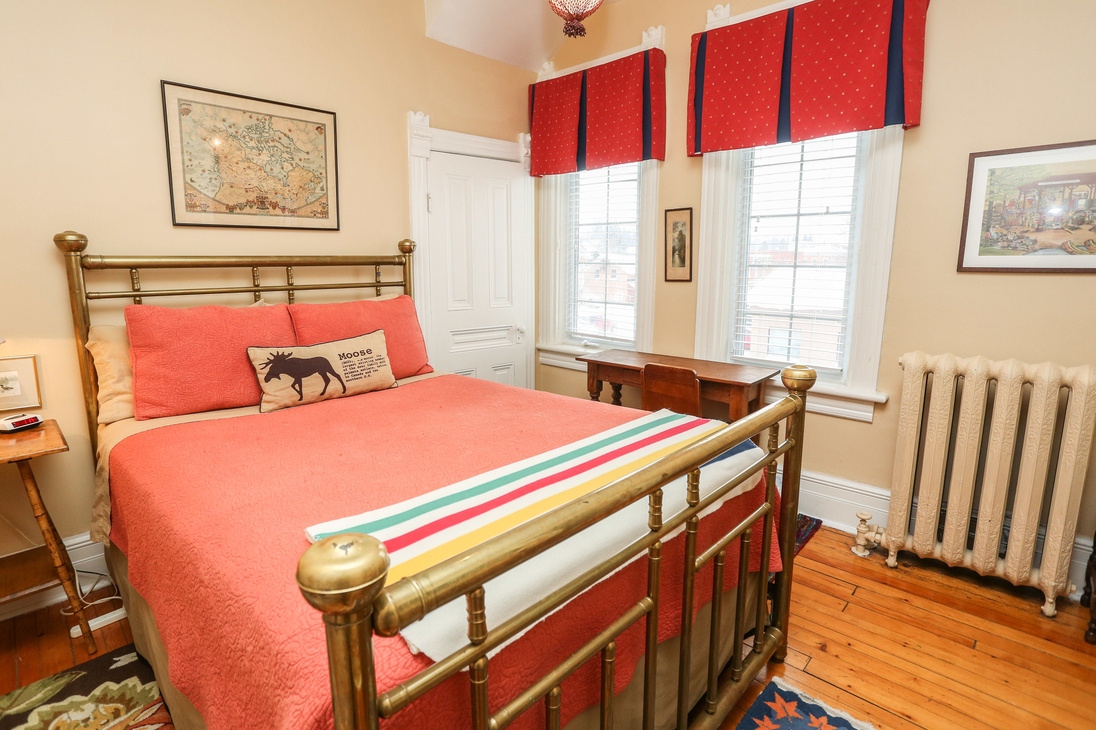 Canada Room Danby House Guest House Hotel