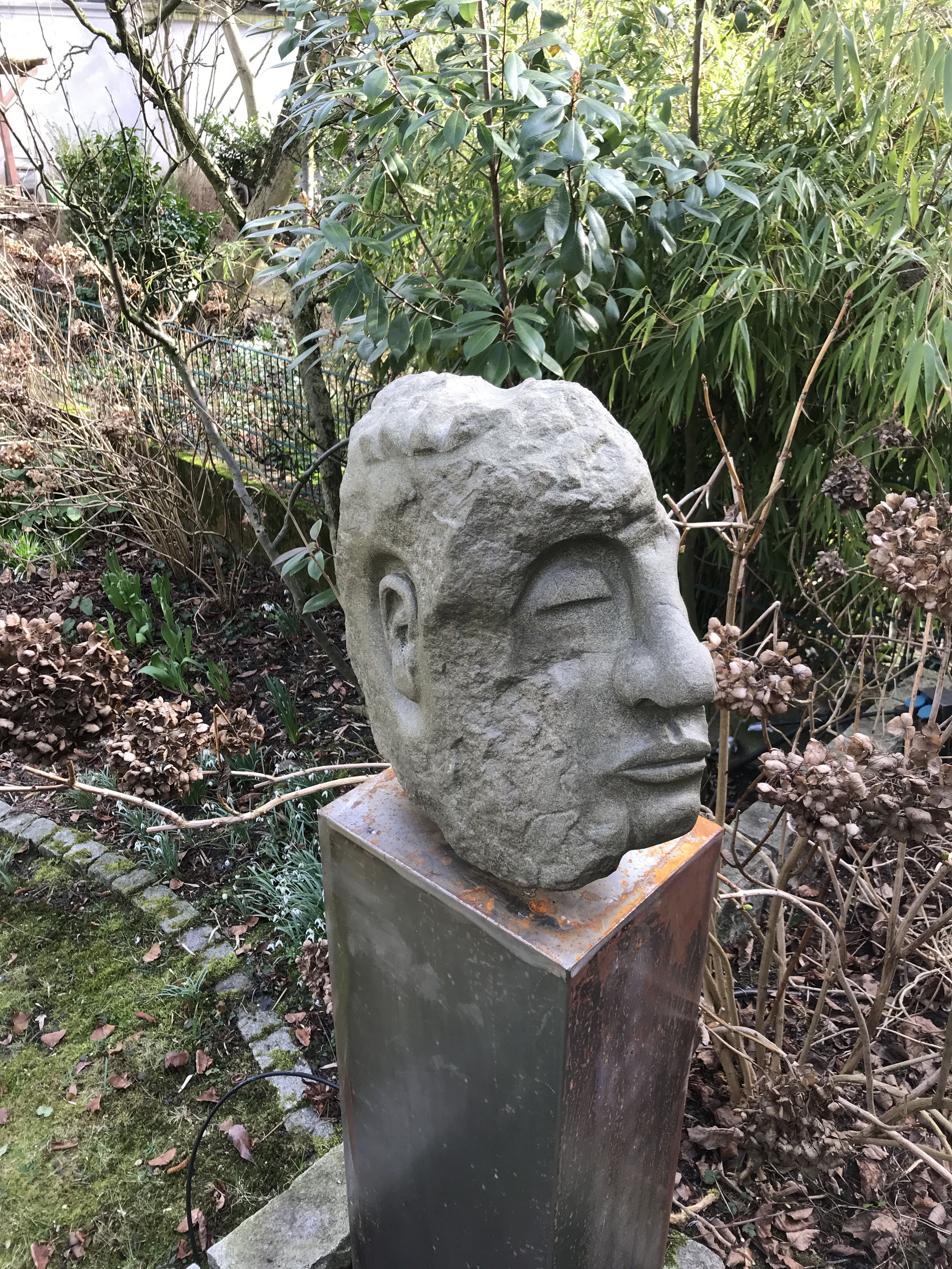 Agamemnon: Skulptur aus Rüthener Grünsandstein, Steinskulptur, Stein