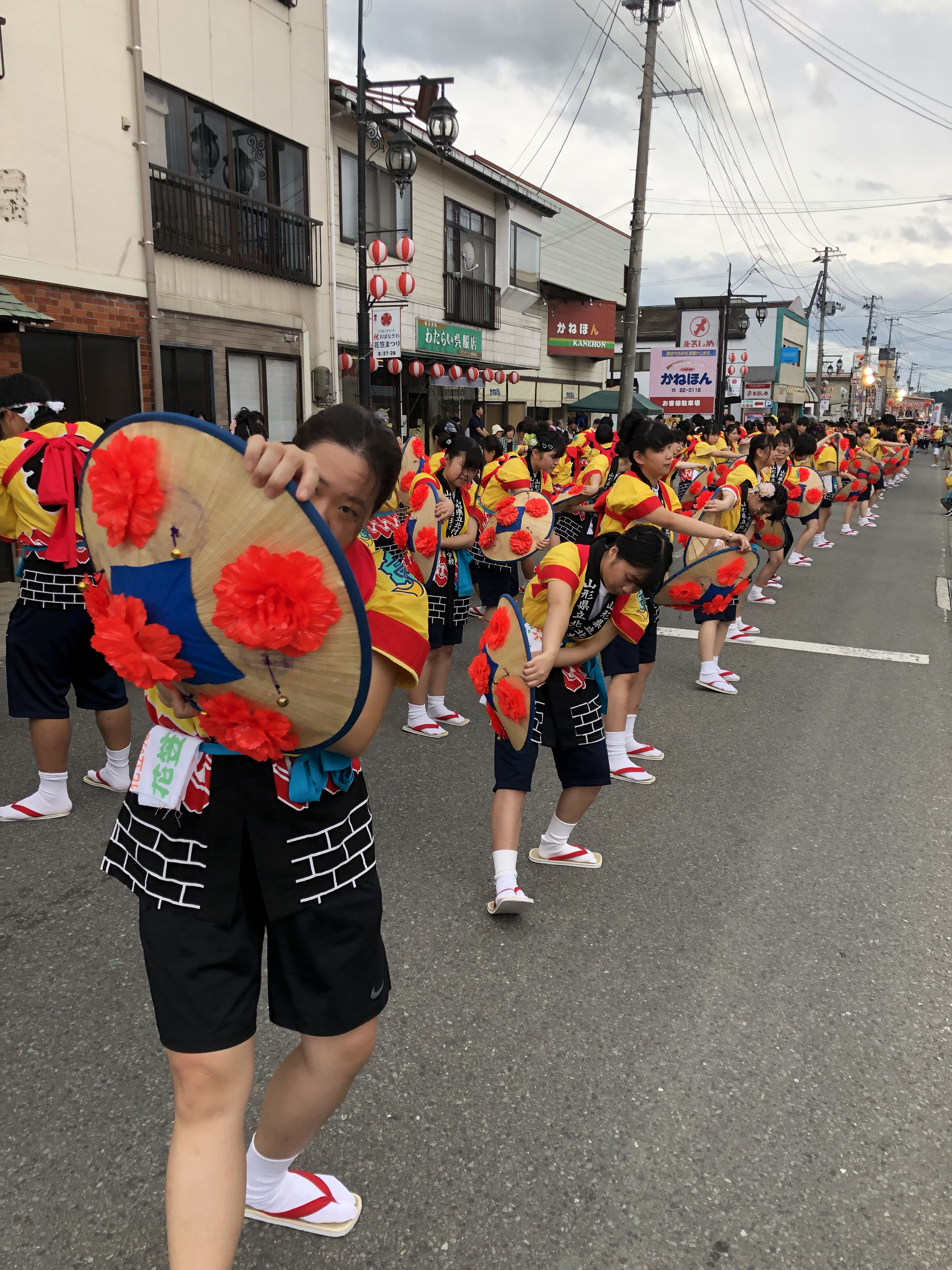 おばなざわ花笠まつり 雪とスイカと花笠のまち 尾花沢 尾花沢市観光物産協会