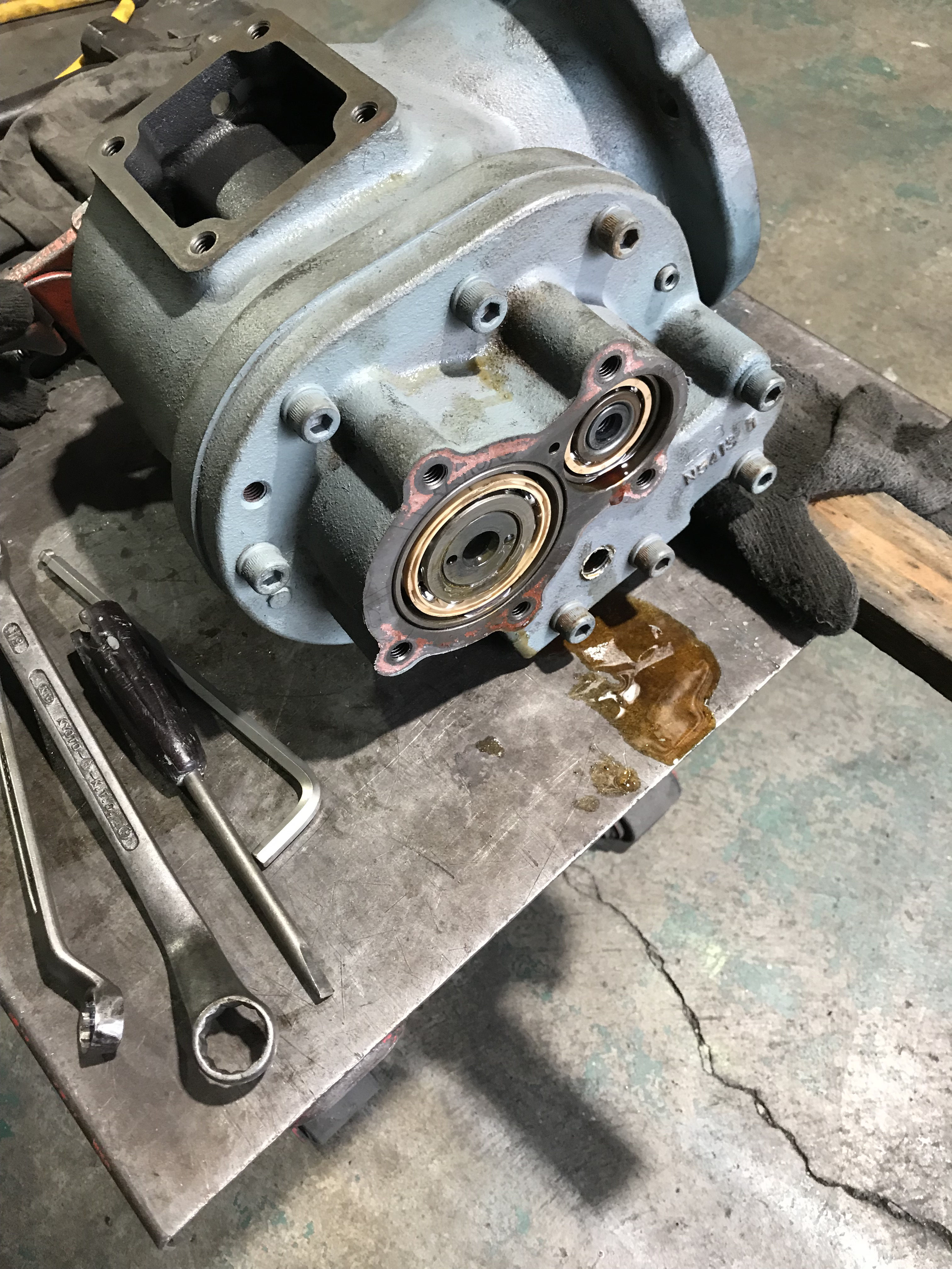 日立工機高圧コンプレッサーEC1430H2修理中止品