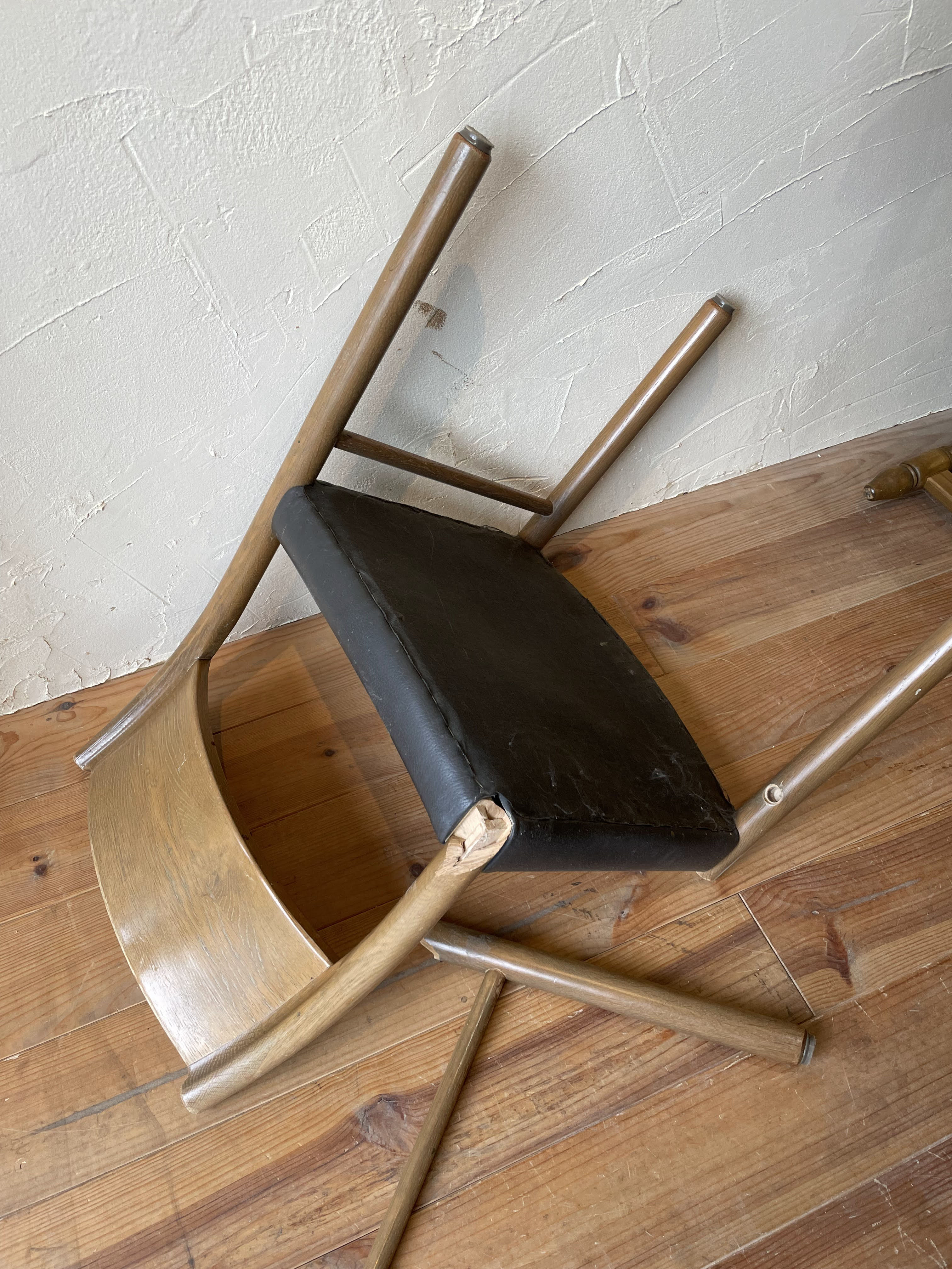 chair イスガタツキ修理 - コアラ木工所 オーダーメイド家具と