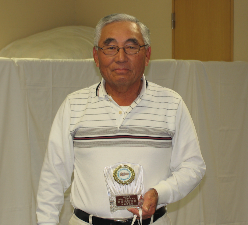 最優秀監督賞に高麗清志ジュニアコスモス監督，亀川信西志津クラブ監督