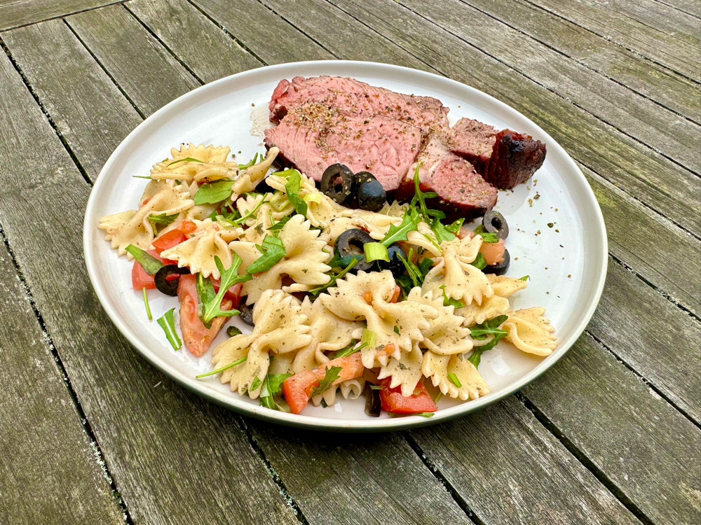 Tomahawk Steak mit Nudelsalat - SonsOfBarbecue