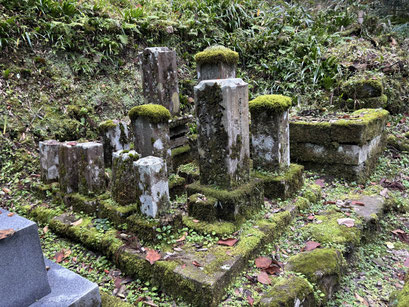 既存墓地　後方