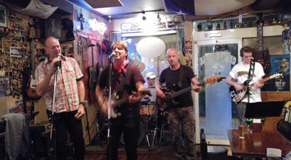 Live Session with the nice Guys from Australia: www.mamadukesband.com