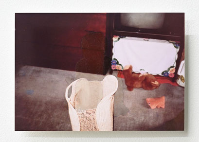 “Background #32” 2021, oil on photograph, 8.9×12.7cm