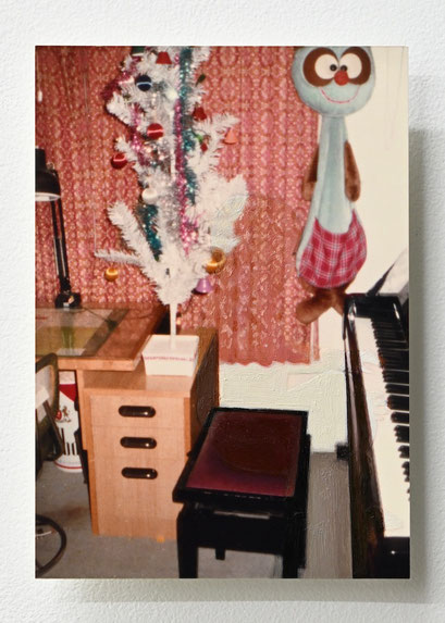 “Background #37” 2021, oil on photograph, 12.7×8.9cm