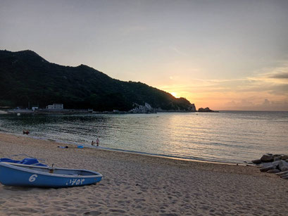 到着した時、ちょうど海に夕日が沈むところでした