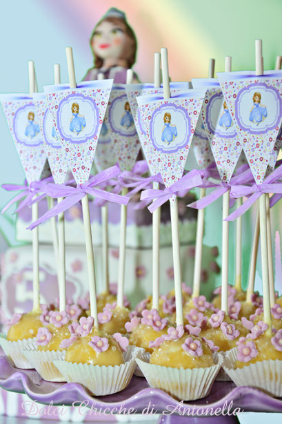 princess sophie-principessa sofia-cake pops-dolci-cake-torte decorate-la spezia-liguria-www.dolcichicchediantonella.com