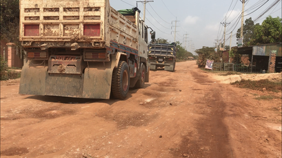 シェムリアップ郊外の道路