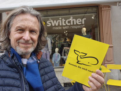 Thomas Matla vor nachhaltigem switcher-Shop in Rheinfeldens Marktgasse © Bellone Franchise Consulting GmbH