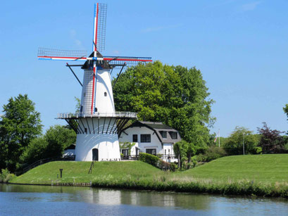 Windmühle im Privatbesitz - die "Linge" aufwärts kurz vor Geldermalsen