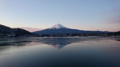 河口湖　新年　富士山