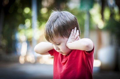 So helfen Sie autistischen Kindern