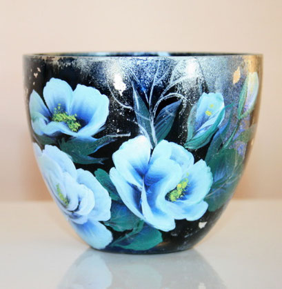 В6. glass vase, 10 см
