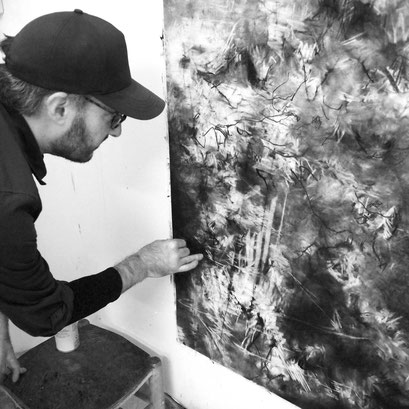Studio Sessions - charcoal on paper - Villa Les Pinsons - 2021