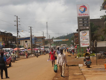 Bafang, une artere de la ville