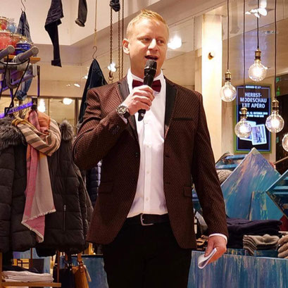 Urs Sahli, Event-Moderation, Eventmoderator Bern, Basel, Zürich Schweiz, Modeshow Bayard Brig