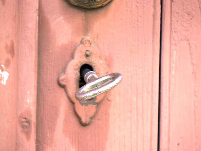 Tür mit Schlüssel