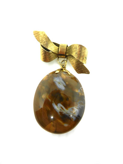 Marbled pattern Art Glass cabochon dangling Bow brooch - so cute 1950s brooch/pin - Art.757/5