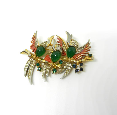 BOUCHER Vintage Jewelry Cabochon Enamel Rhinestone 3 Birds Parrot on branch Brooch - Art.879/5