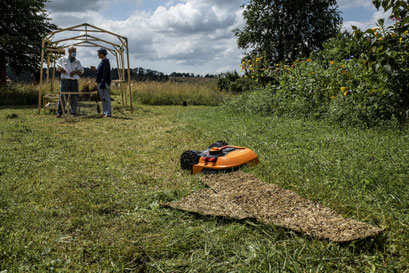 mähen 1_Ausstellungsansicht_multimedia_Größe variabel_Kunsthalle Kleinschönach_2021_Foto: Isabell Meyer