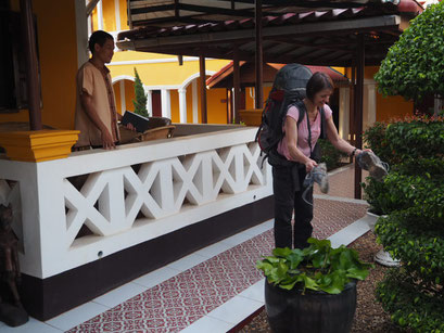 Schneller als erwartet - Un 7:30 Uhr waren wir im Le Jardin in Pakse