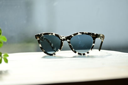 【70代奥様がかける偏光サングラス】　フレーム：Ray-Ban RB2241F　レンズ：TALEX EASEBLUE HM Cort