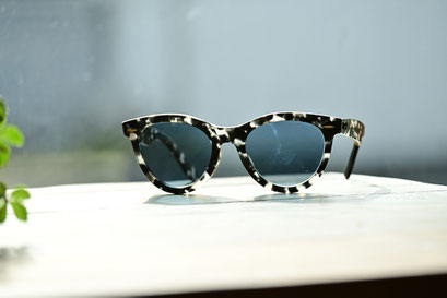 【70代奥様がかける偏光サングラス】　フレーム：Ray-Ban RB2241F　レンズ：TALEX EASEBLUE HM Cort