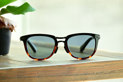 【ゴルフとオフショアフィッシングで使用する偏光サングラス】　フレーム：OZNIS COMBO 01　レンズ：TALEX EASEBLUE HM Single Cort