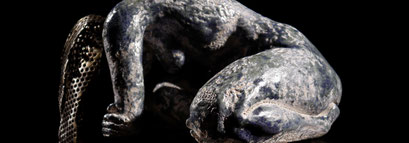 Sarah, céramique et acier, 19'' x 10'' x 9'' avec socle d'acier