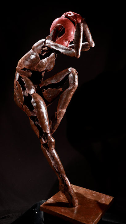 Équilibre, céramique et acier Corten forgé de 40'' x  15'' (sculpture) 37'' x 15'' x 15'' (socle), 6,000.00$