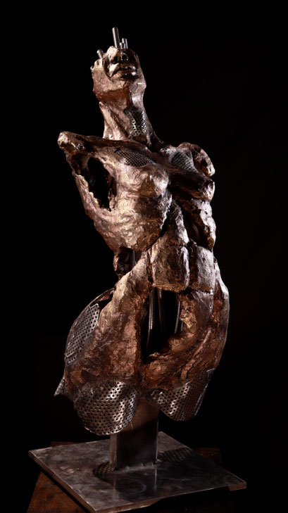 Émergence de l'être 28" x 10" x 10", Céramique et acier forgé, 3500$