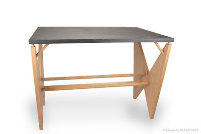 Table haute, chêne et ardoise.