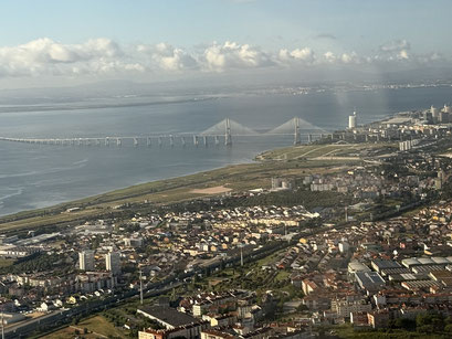 Ingrid A. - MoFo Anflug auf Lissabon.😃 (Copy)