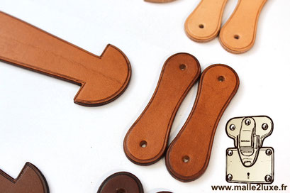 PW full-grain leather interior handle with solid leather brackets.