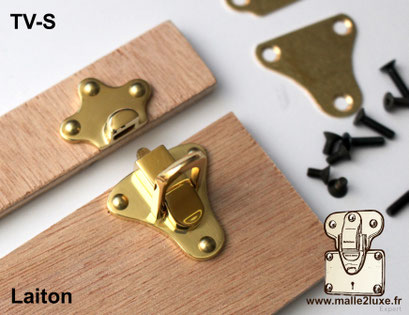 Malle2luxe TV-S solid brass trunk latch with threaded mounting.