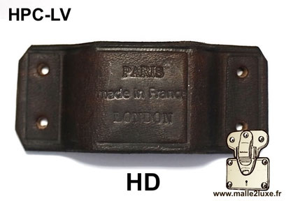 Hand-patinated vegetable-tanned leather, made in France.