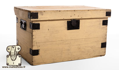 Coffre en bois brute Louis Vuitton avant 1914, sans valeur de collection. caisse de voyage