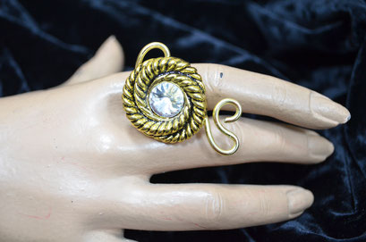 Statement Ring aus Aludraht und einem Musterknopf. Design by Zeitzeugen-Manufactur, Unikat, Handarbeit. 5,00 €