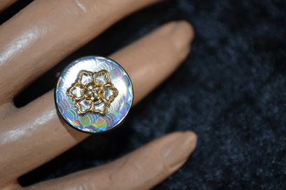 Ring aus Aludraht und einem Musterknopf. Unikat, Design by Zeitzeugen-Manufactur. Handarbeit. 5,00 €