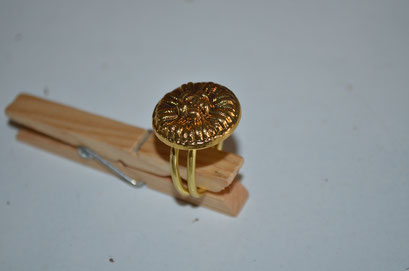 Ring aus Aludraht und einem Musterknopf. Design by Zeitzeugen-Manufactur. Unikat, Handarbeit, 3,00 €