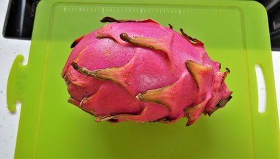 Die Drachenfrucht wird hier Pitaya genannt.