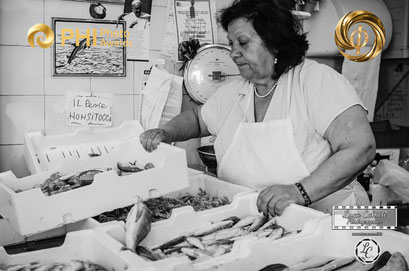 Phi Photography Awards 2025 ~ 1st Place. Il mercato e la memoria (Mercato Ittico di San Benedetto del Tronto). © Luca Cameli Photographer