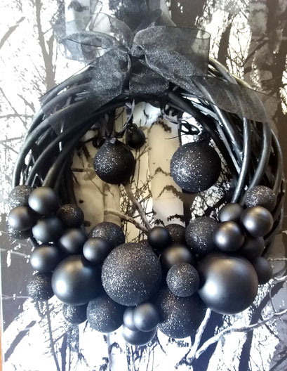 türkranz schwarz gothic weihnachtskranz black decoration dekoration deko black wreath black doorwreath weihnachten christmas decorations