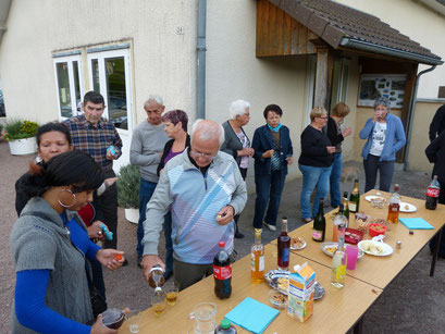 29 mai: Fête des voisins, apéritif.